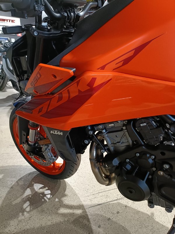 2024 KTM 990 DUKE ORANGE