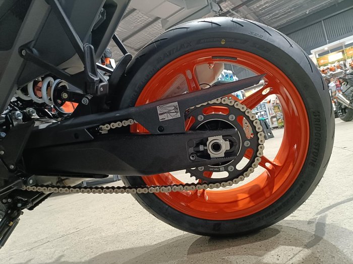 2024 KTM 990 DUKE ORANGE