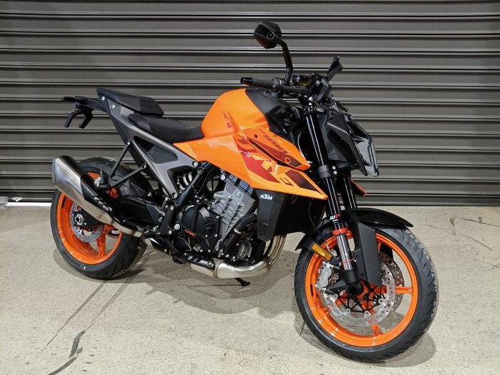 2024 KTM 990 DUKE ORANGE