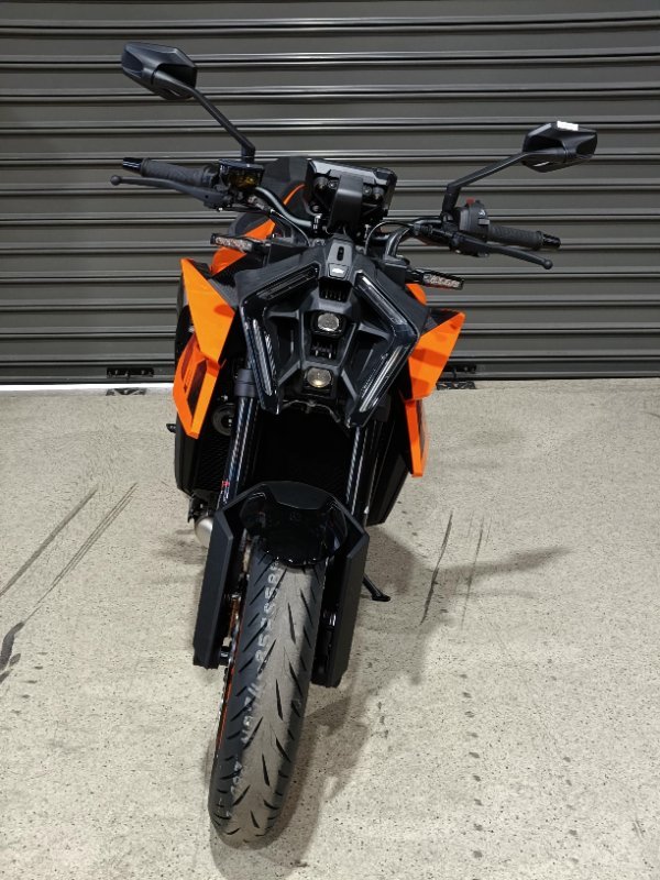 2024 KTM 990 DUKE ORANGE