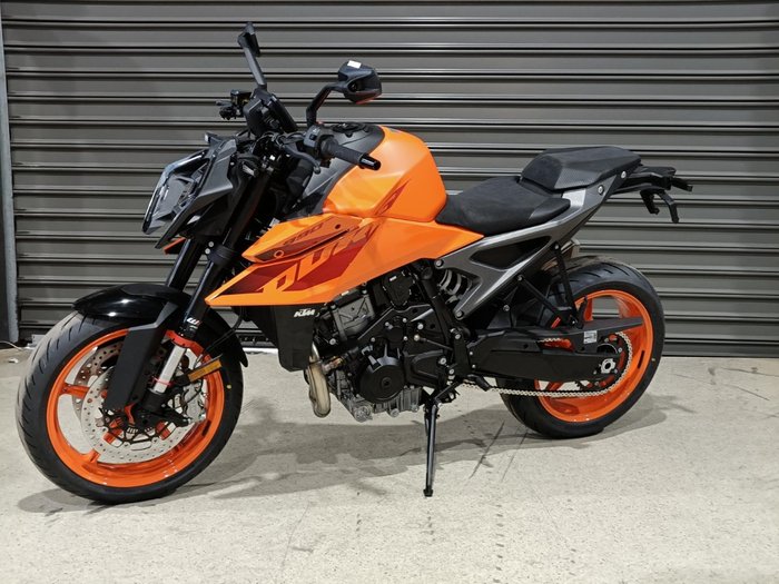2024 KTM 990 DUKE ORANGE