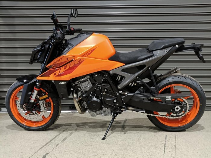 2024 KTM 990 DUKE ORANGE