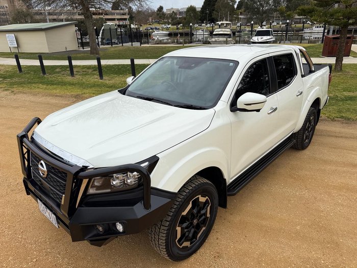 2021 Nissan Navara ST-X