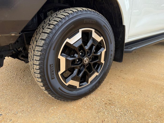 2021 Nissan Navara ST-X