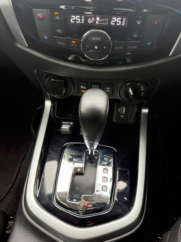 2021 Nissan Navara ST-X
