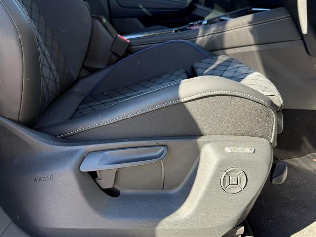 2025 Volkswagen TIGUAN R-LINE