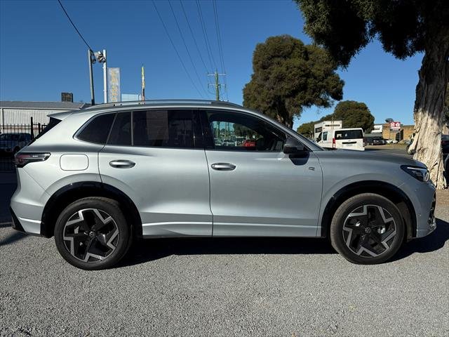 2025 Volkswagen TIGUAN R-LINE