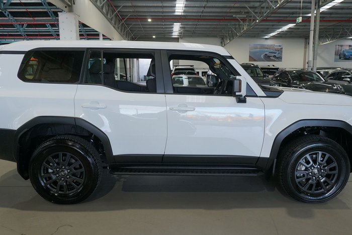 2025 Toyota Landcruiser Prado
