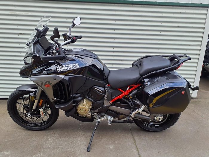 2025 Ducati Multistrada V4S Multistrada Black