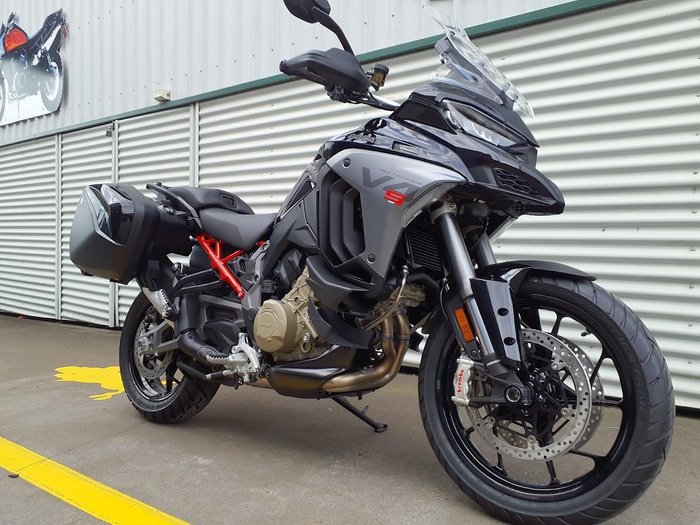 2025 Ducati Multistrada V4S Multistrada Black