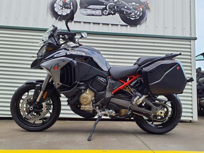 2025 Ducati Multistrada V4S Multistrada Black