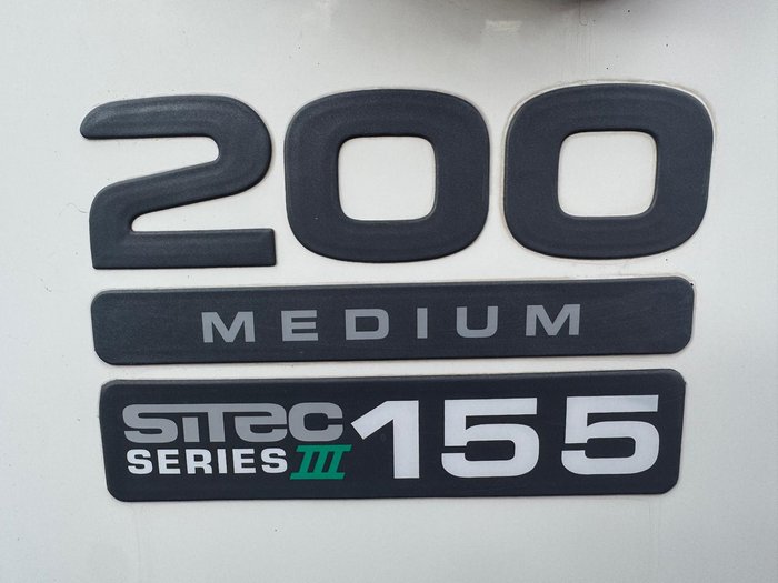 2011 Isuzu Npr NPR 200 WHITE