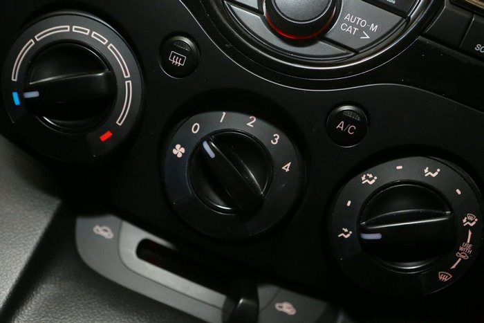2013 Mazda 2 Neo