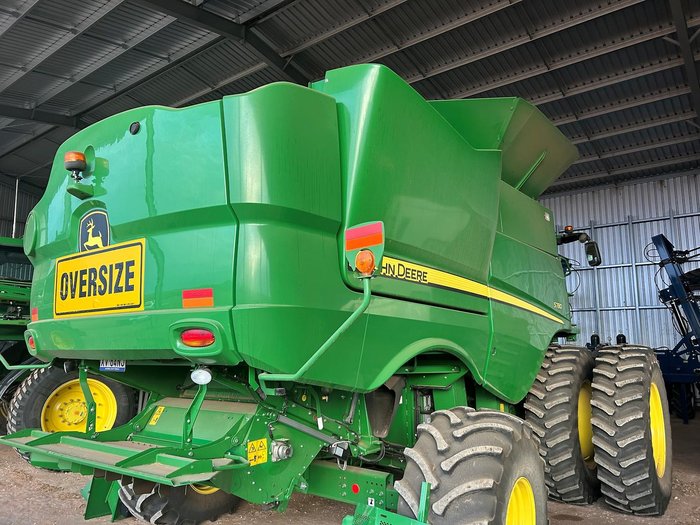2020 John Deere S780 Green