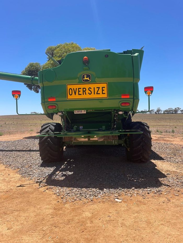 2015 John Deere S680 Green