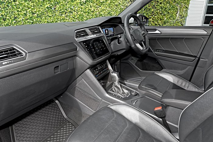 2021 Volkswagen Tiguan 162TSI R-Line