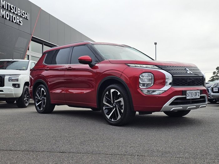 2022 Mitsubishi Outlander Exceed