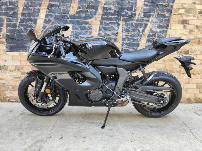 2025 YAMAHA YZF-R7 LAMS ROAD BLACK