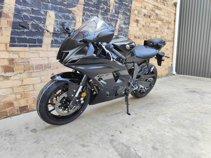2025 YAMAHA YZF-R7 LAMS ROAD BLACK