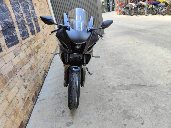2025 YAMAHA YZF-R7 LAMS ROAD BLACK