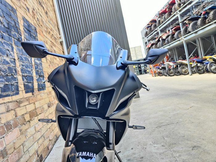 2025 YAMAHA YZF-R7 LAMS ROAD BLACK