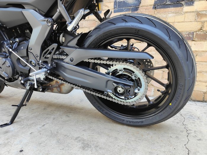 2025 YAMAHA YZF-R7 LAMS ROAD BLACK