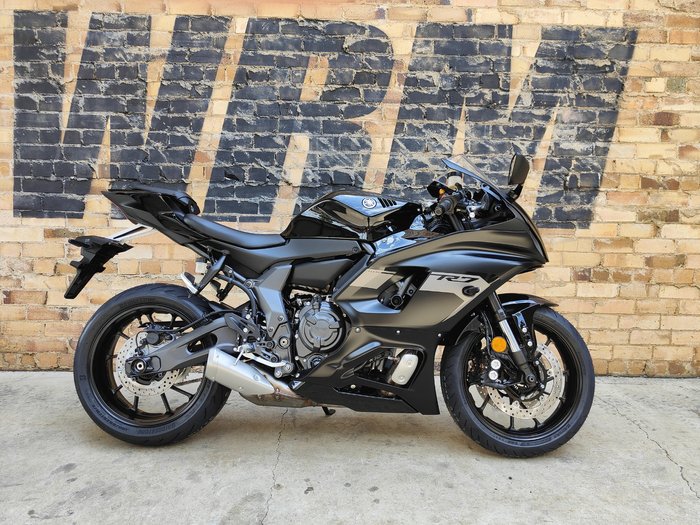 2025 YAMAHA YZF-R7 LAMS ROAD BLACK