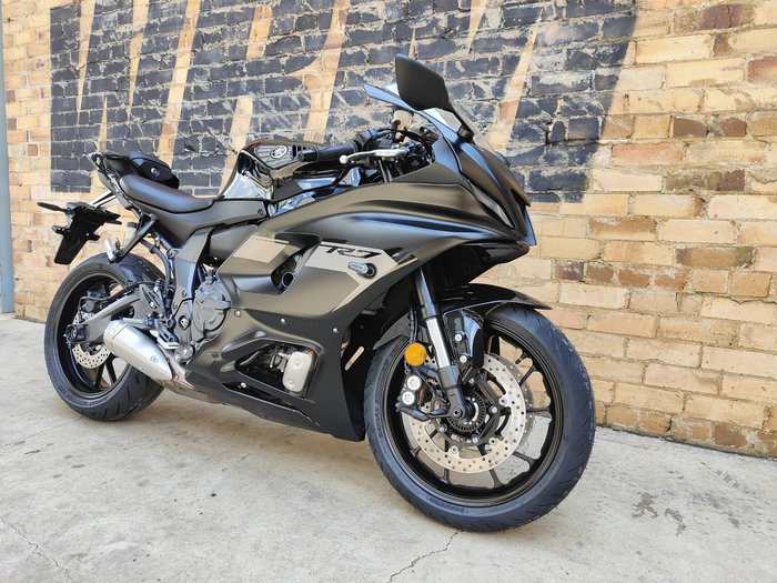 2025 YAMAHA YZF-R7 LAMS ROAD BLACK