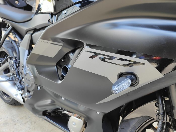 2025 YAMAHA YZF-R7 LAMS ROAD BLACK