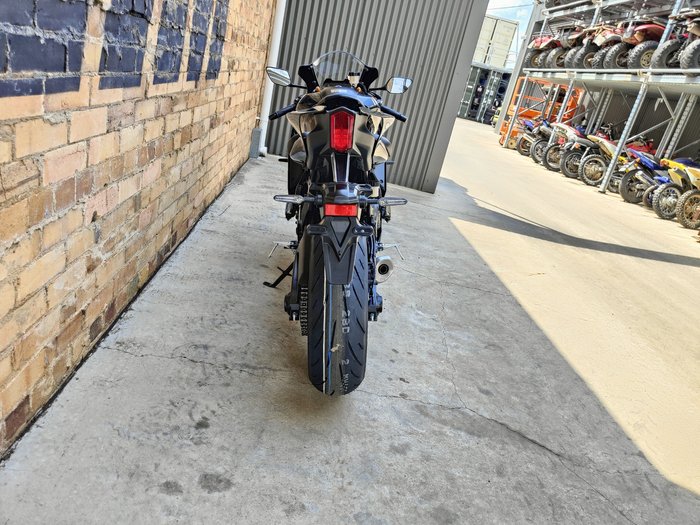 2025 YAMAHA YZF-R7 LAMS ROAD BLACK