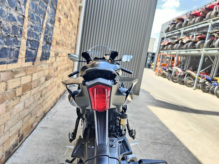 2025 YAMAHA YZF-R7 LAMS ROAD BLACK