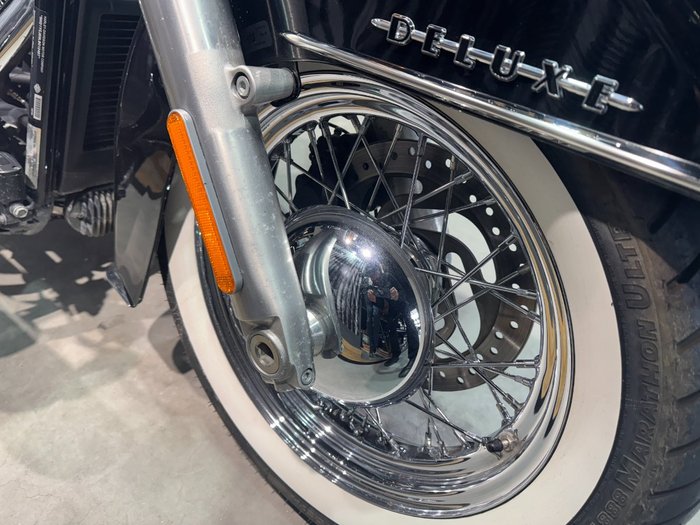2020 Harley-davidson FLDE DELUXE (107) Vivid Black