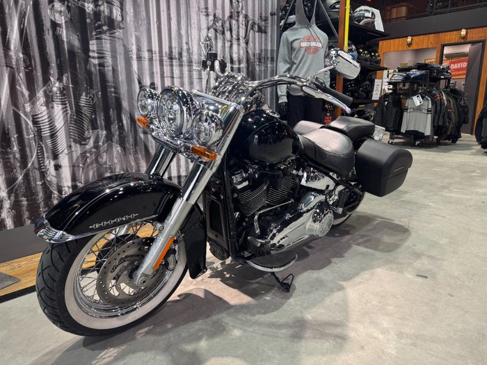 2020 Harley-davidson FLDE DELUXE (107) Vivid Black