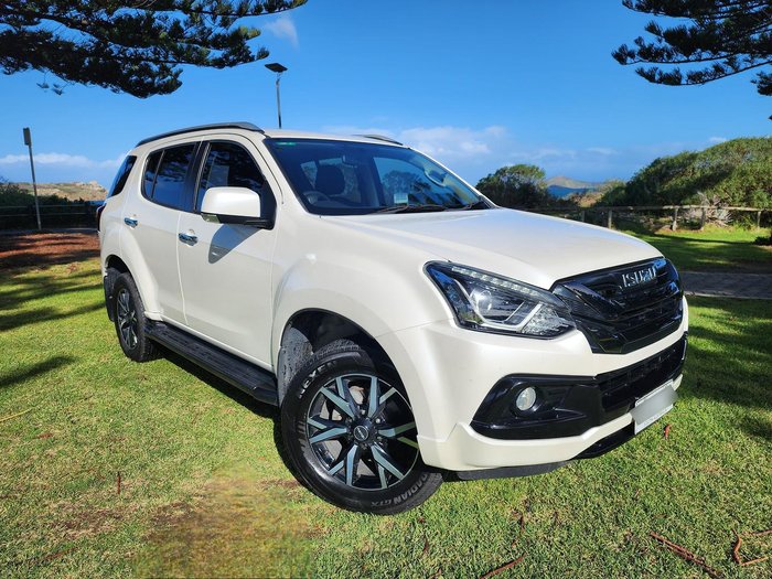 2020 Isuzu MU-X Onyx Edition