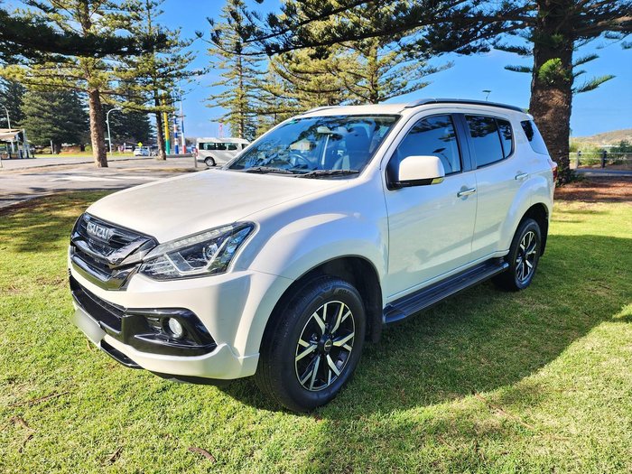 2020 Isuzu MU-X Onyx Edition