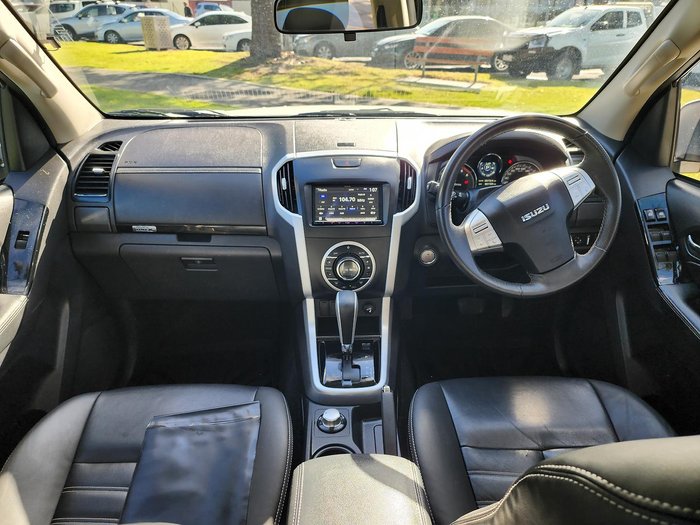 2020 Isuzu MU-X Onyx Edition