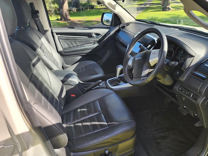 2020 Isuzu MU-X Onyx Edition
