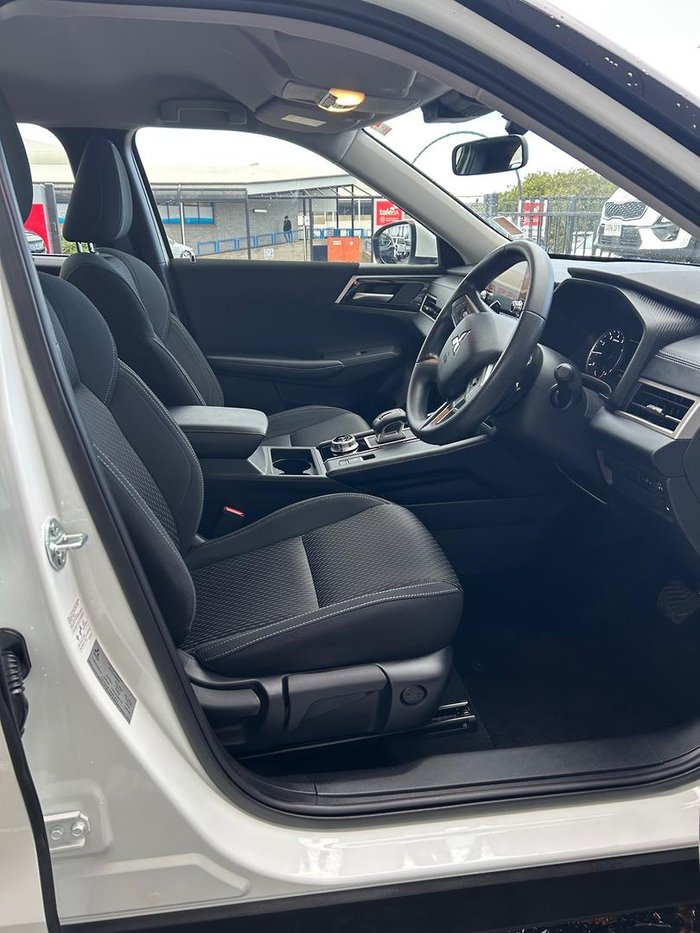 2024 Mitsubishi Outlander ES