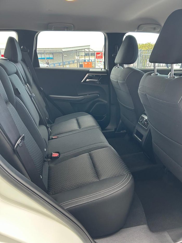 2024 Mitsubishi Outlander ES