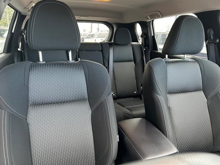 2024 Mitsubishi Outlander ES