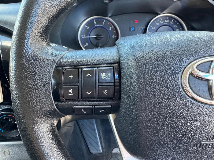 2017 Toyota Hilux SR