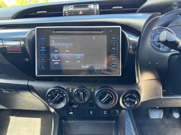 2017 Toyota Hilux SR