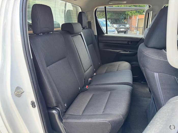 2017 Toyota Hilux SR