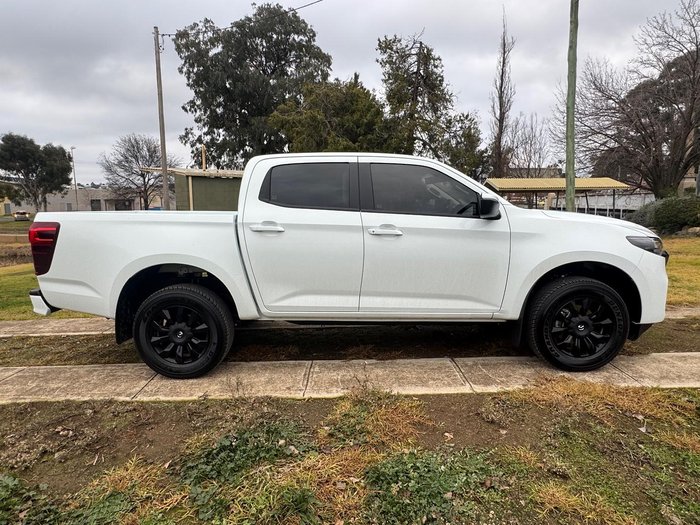 2024 Mazda BT-50 XT