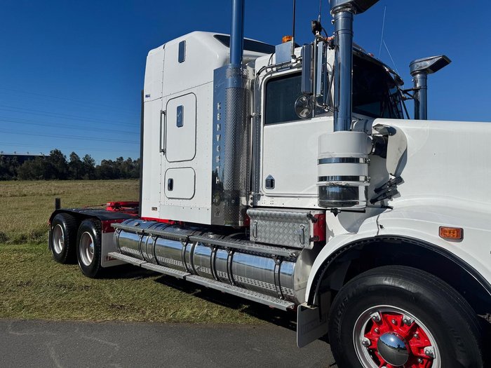 2013 Kenworth T659 500,000KMS GENUINE - 140t GCM White