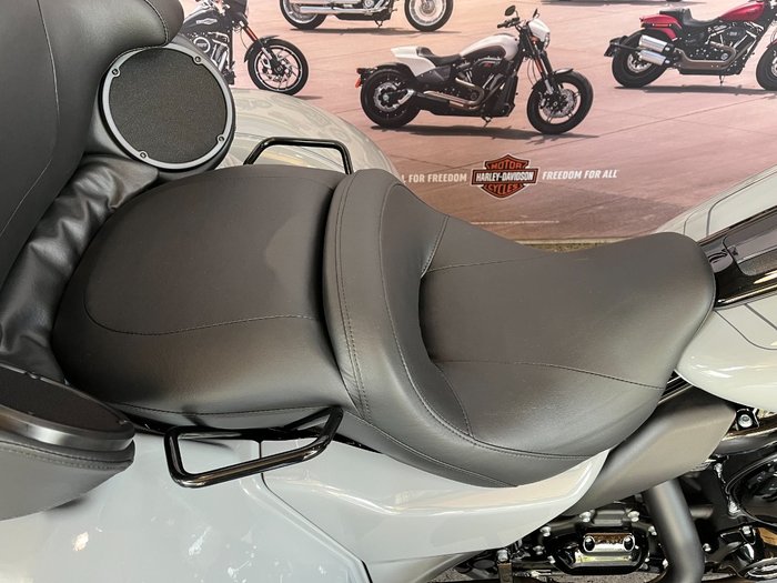 2025 Harley-davidson FLHTCUTG TRI GLIDE U/CLC 114 BILLIARD GREY