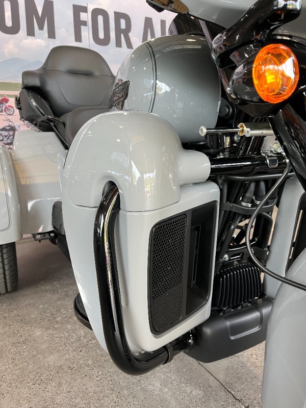 2025 Harley-davidson FLHTCUTG TRI GLIDE U/CLC 114 BILLIARD GREY