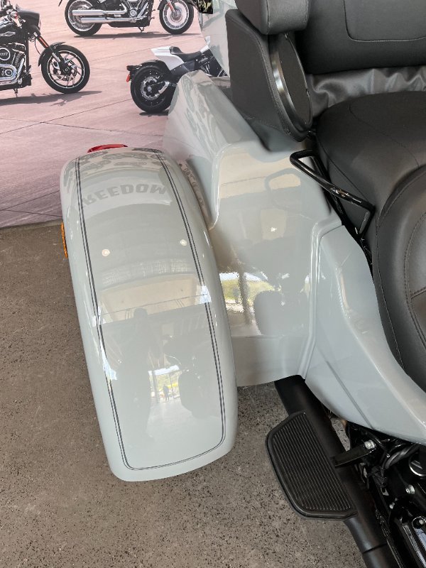 2025 Harley-davidson FLHTCUTG TRI GLIDE U/CLC 114 BILLIARD GREY