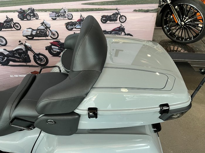 2025 Harley-davidson FLHTCUTG TRI GLIDE U/CLC 114 BILLIARD GREY