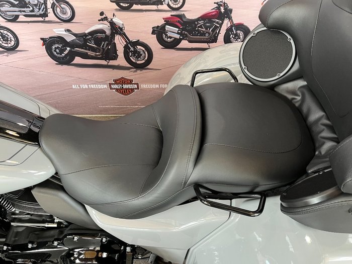 2025 Harley-davidson FLHTCUTG TRI GLIDE U/CLC 114 BILLIARD GREY